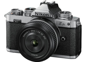 Nikon Z fc Body Set mit 28/2.8 SE